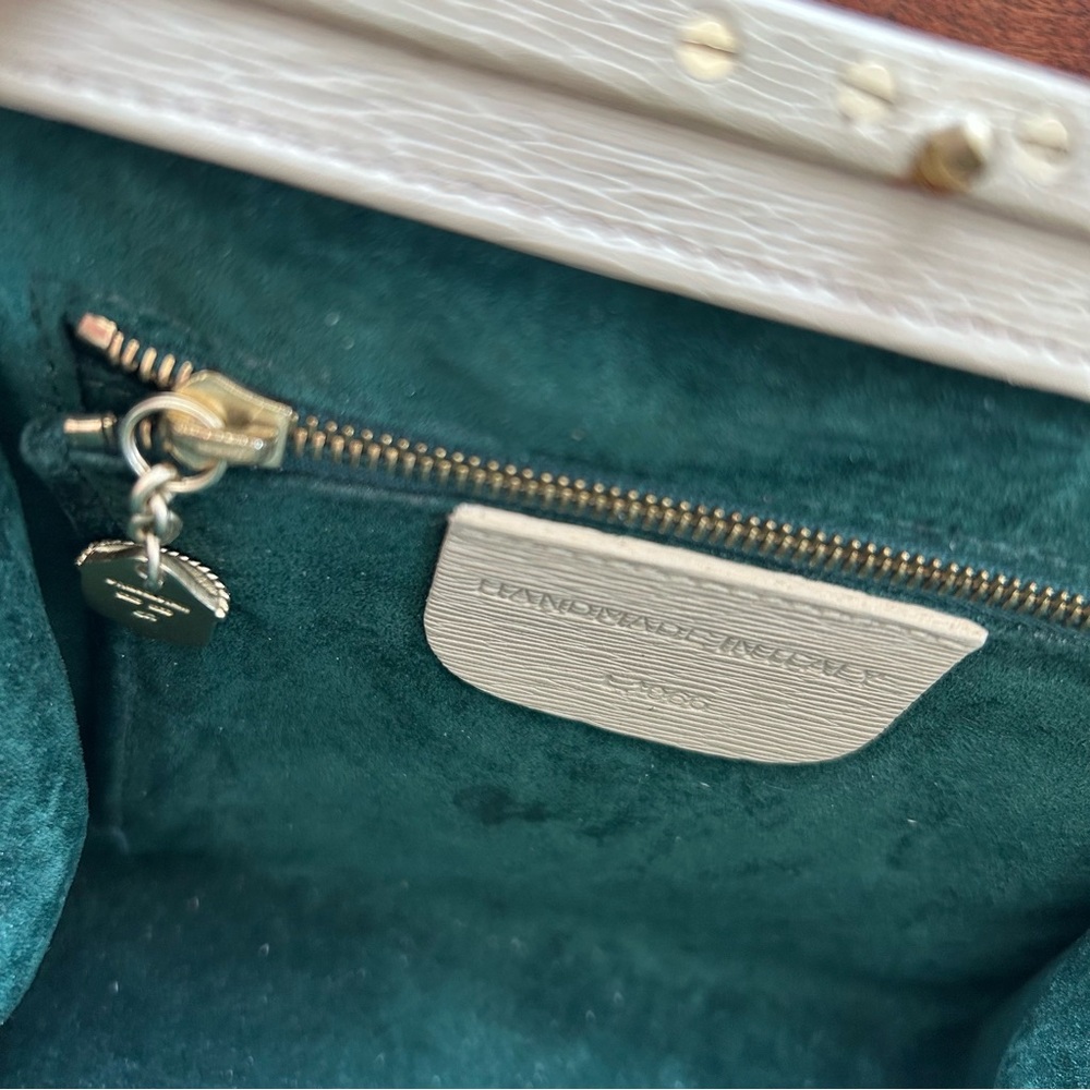 🤍 Kieselstein-Cord Vintage Ivory White Leather Frame Bag with Alligator Clasp - Picture 4 of 9